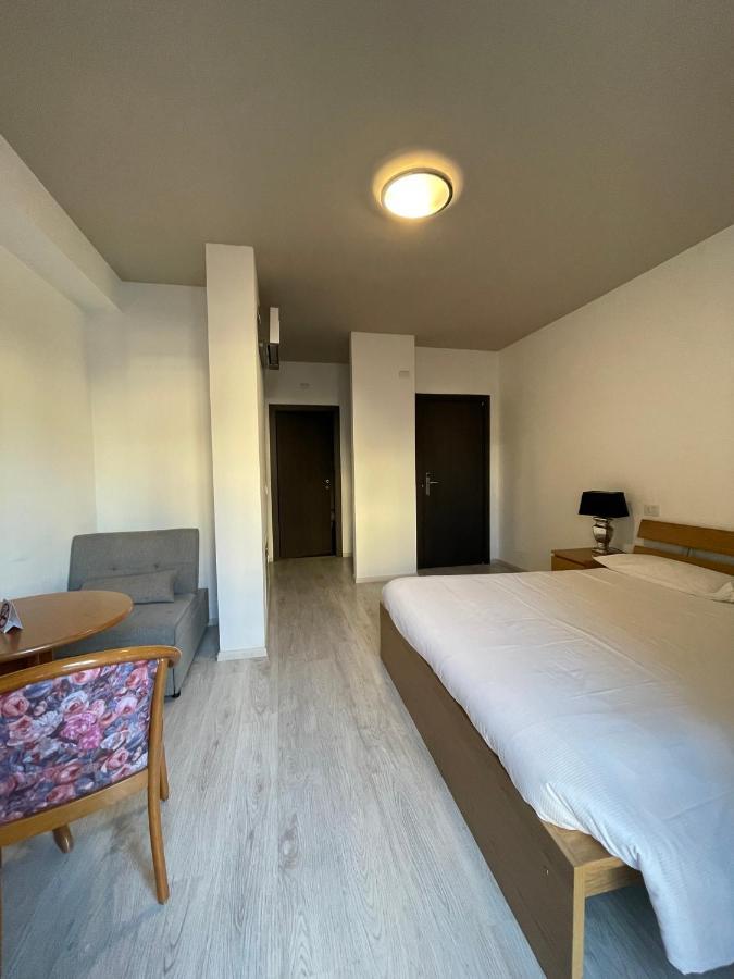 Urban Homy Gorizia Bed & Breakfast Bagian luar foto