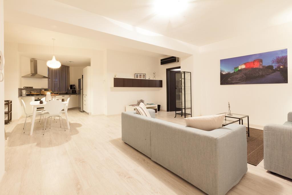 Urban Homy Gorizia Bed & Breakfast Bagian luar foto