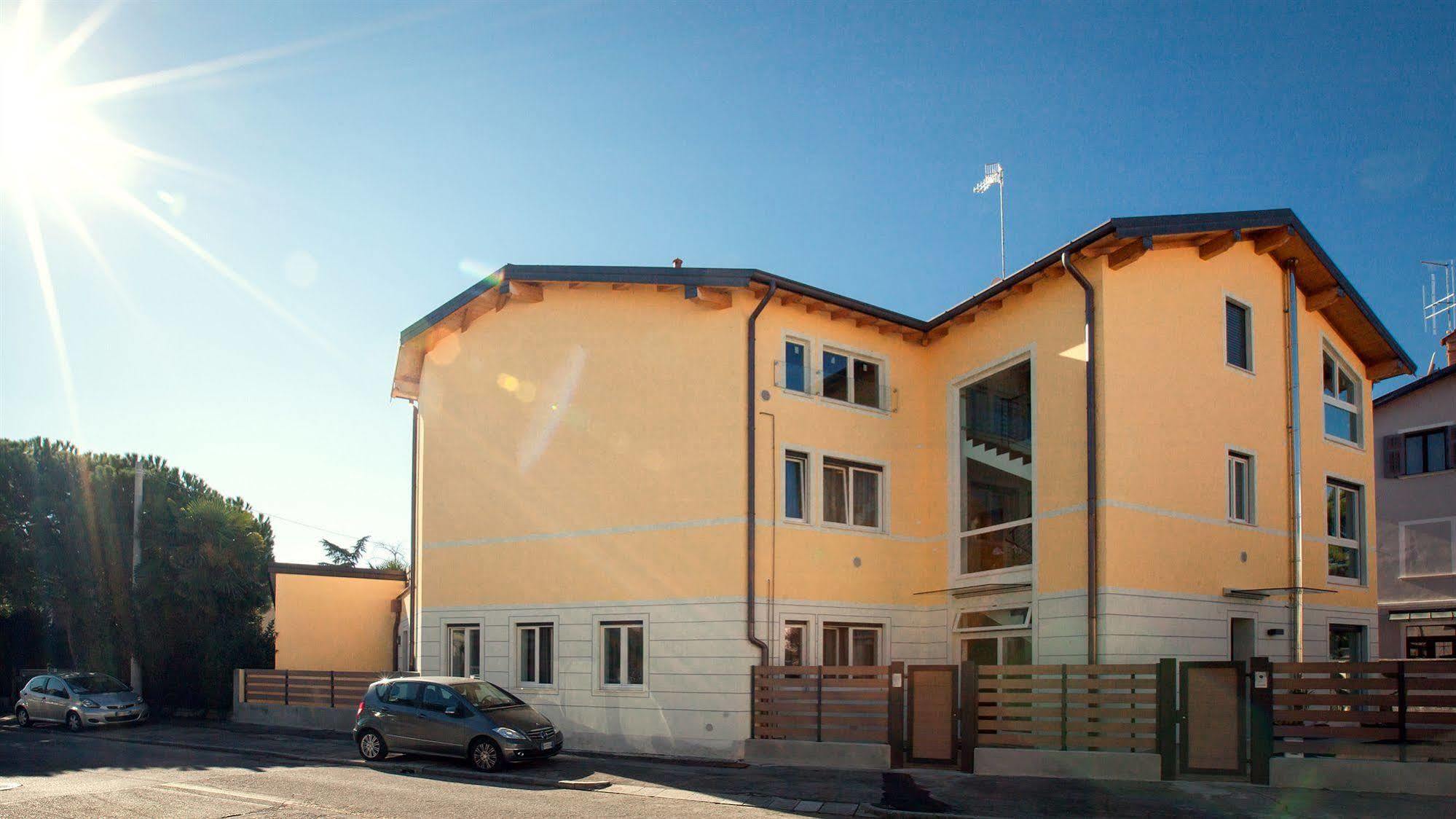 Urban Homy Gorizia Bed & Breakfast Bagian luar foto