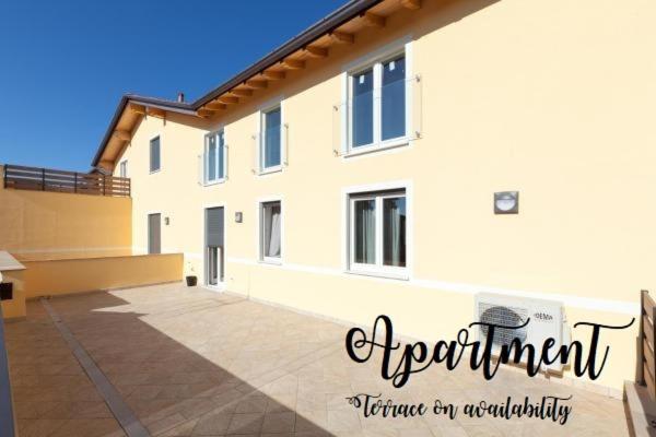 Urban Homy Gorizia Bed & Breakfast Bagian luar foto